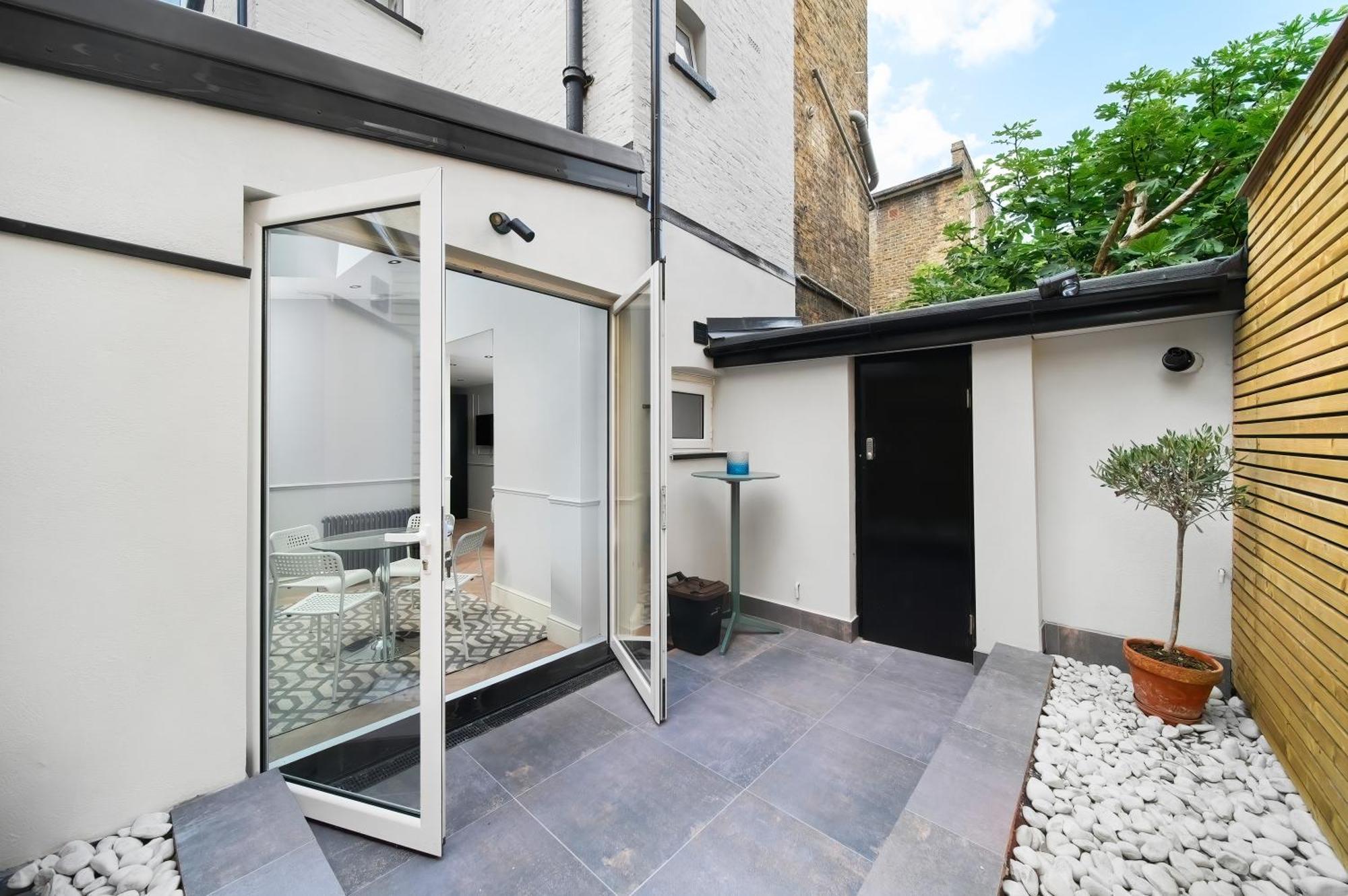 Nine Elms Modern Studio Apartments Лондон Экстерьер фото